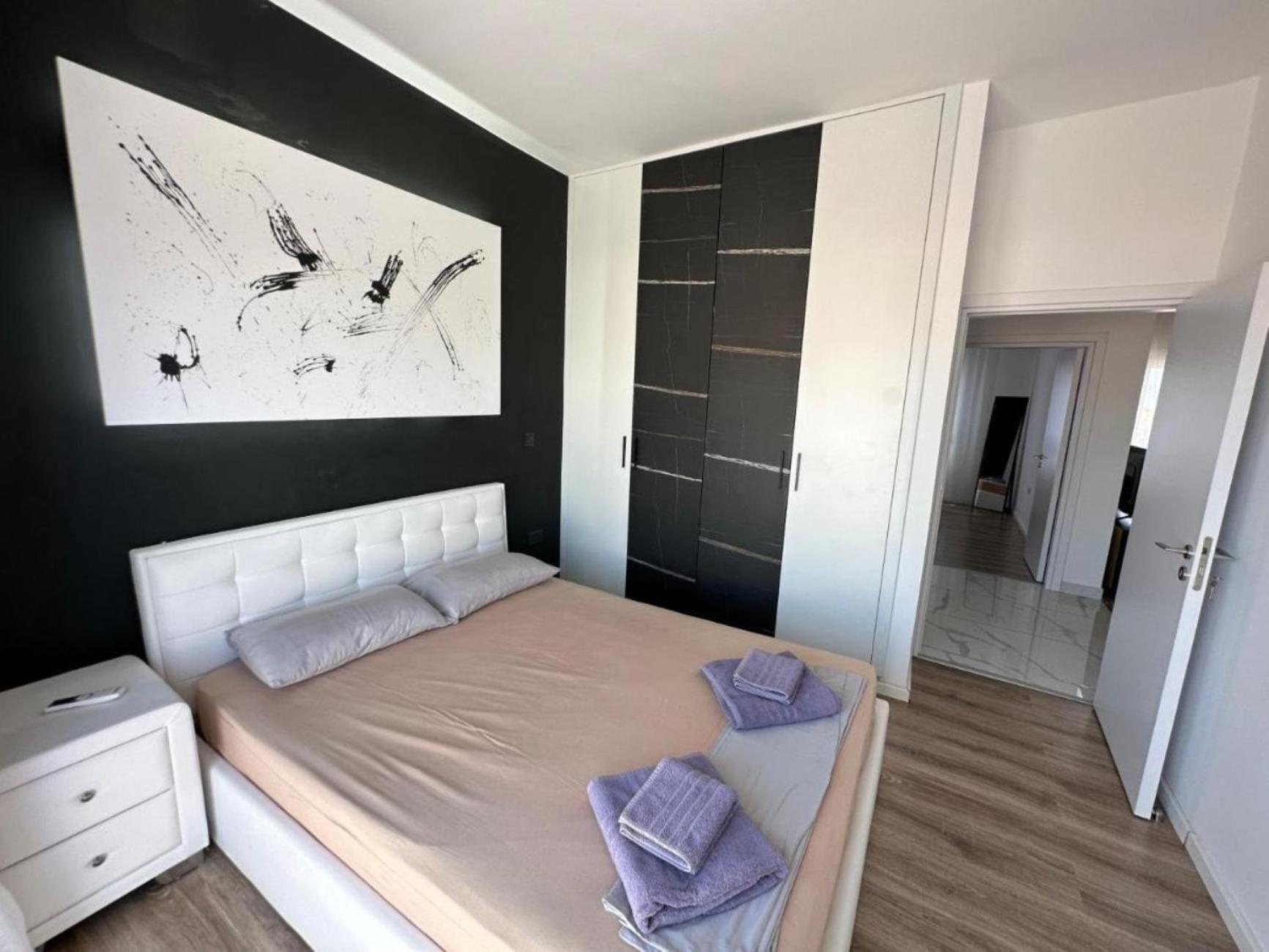 H&O Boulevard Breeze Apartment! 파포스 외부 사진