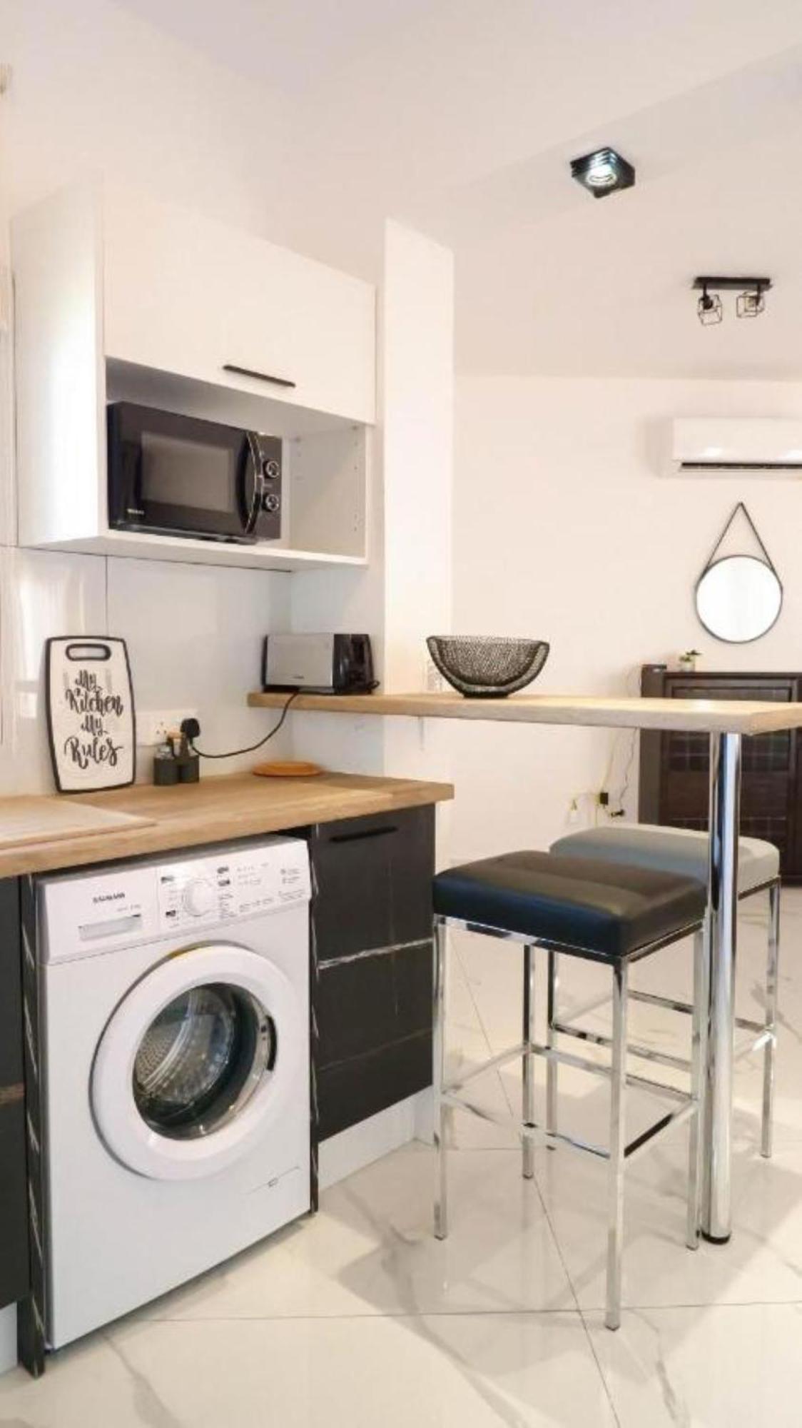 H&O Boulevard Breeze Apartment! 파포스 외부 사진