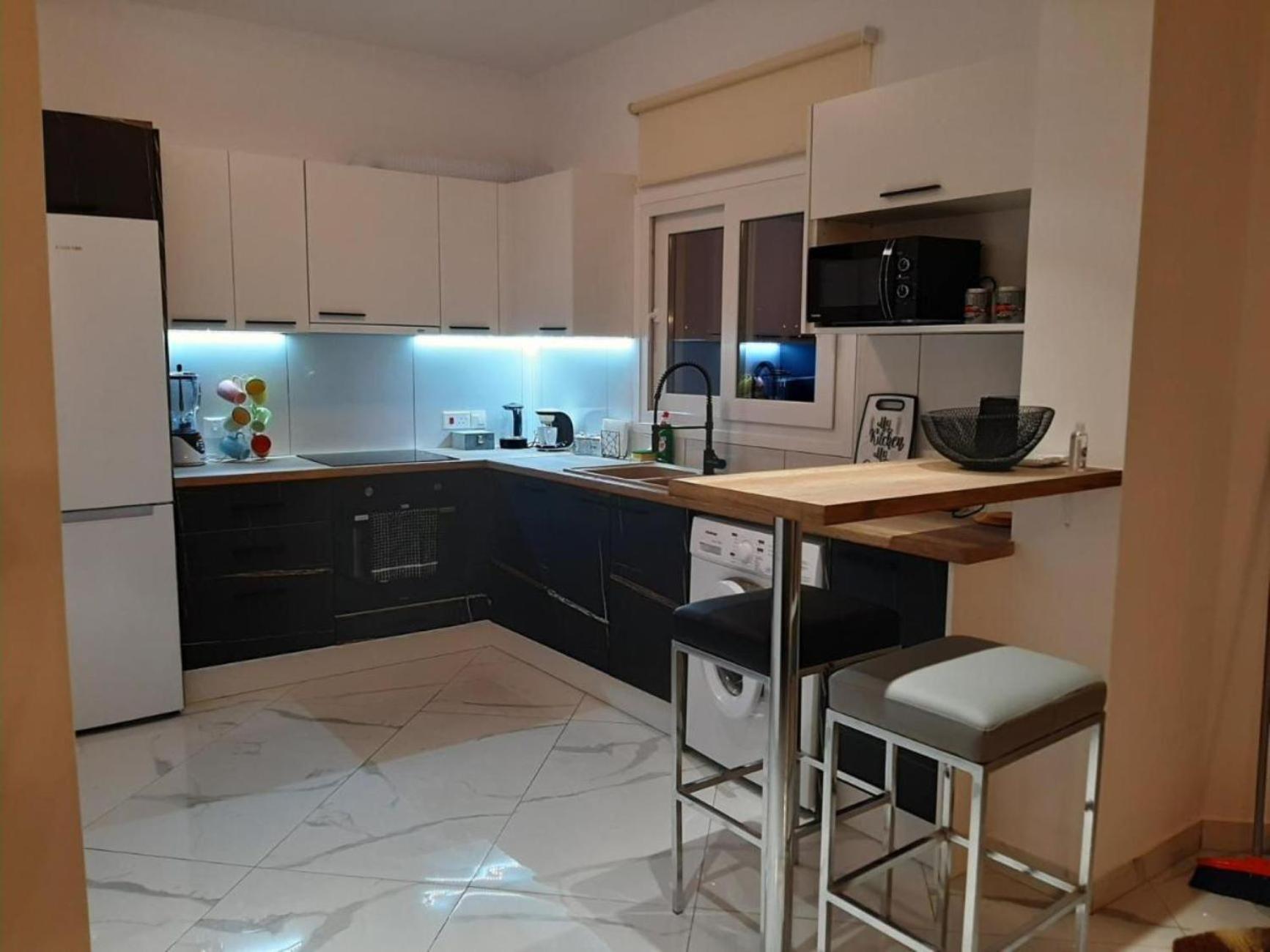 H&O Boulevard Breeze Apartment! 파포스 외부 사진