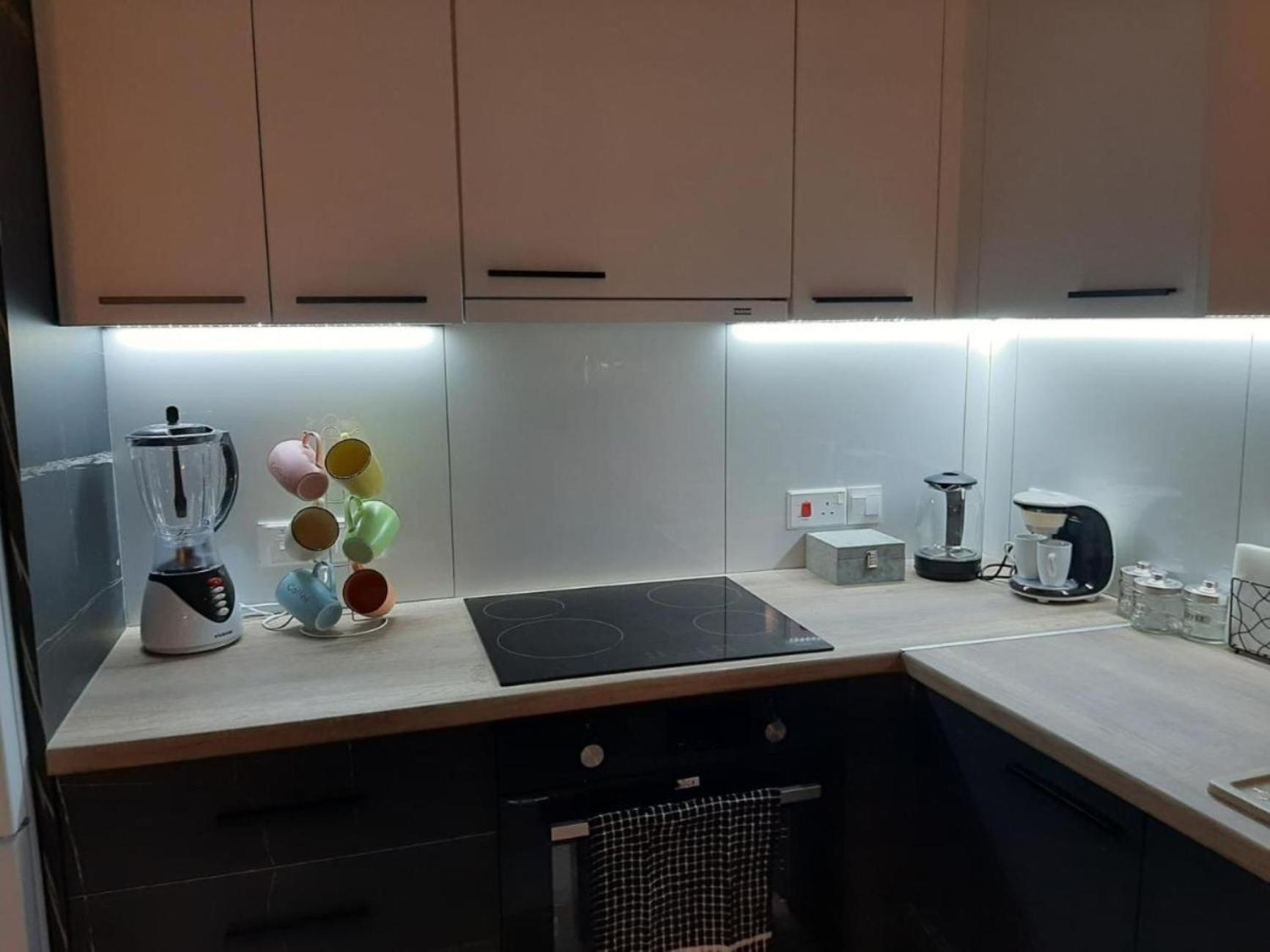 H&O Boulevard Breeze Apartment! 파포스 외부 사진