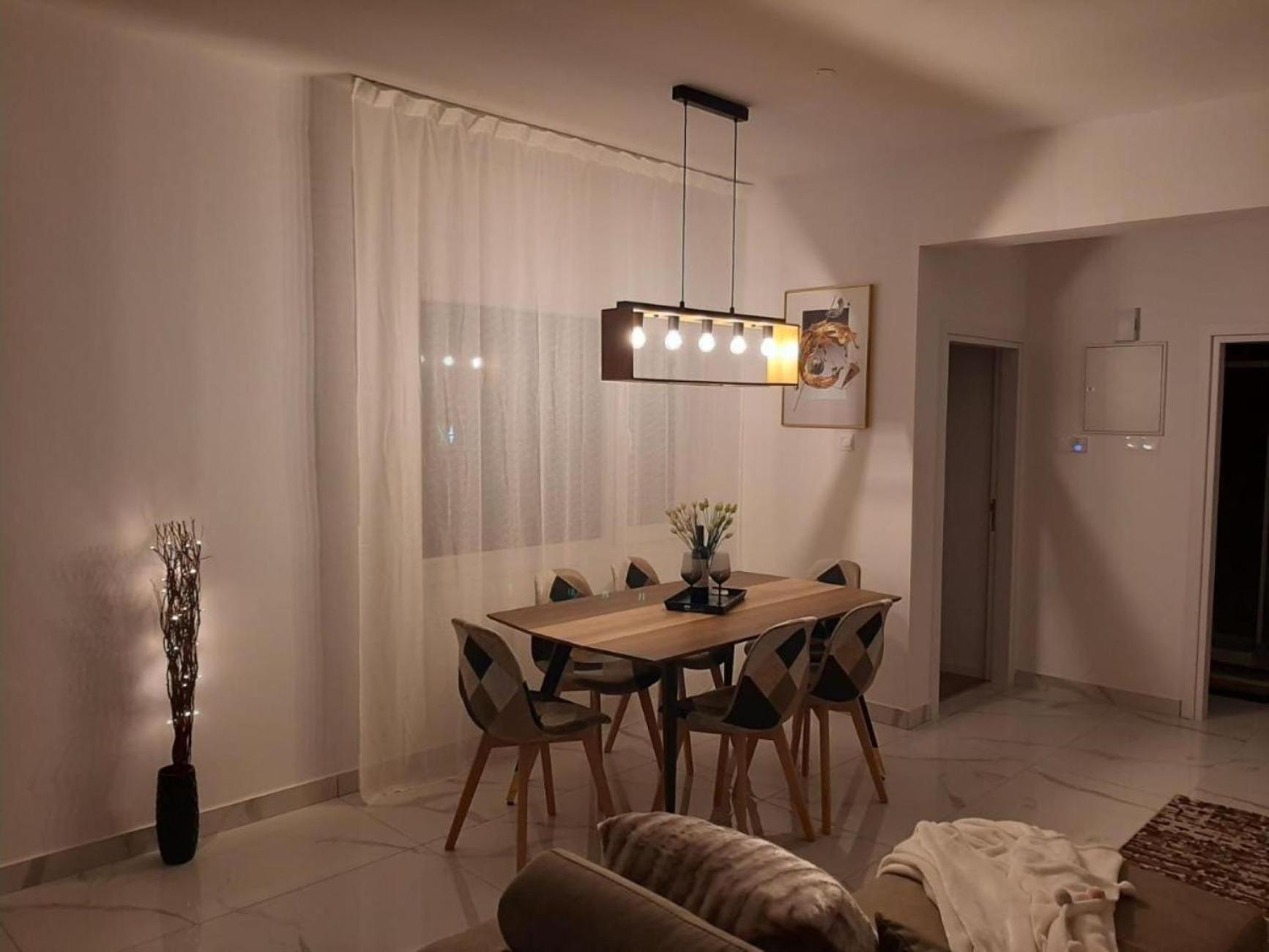 H&O Boulevard Breeze Apartment! 파포스 외부 사진