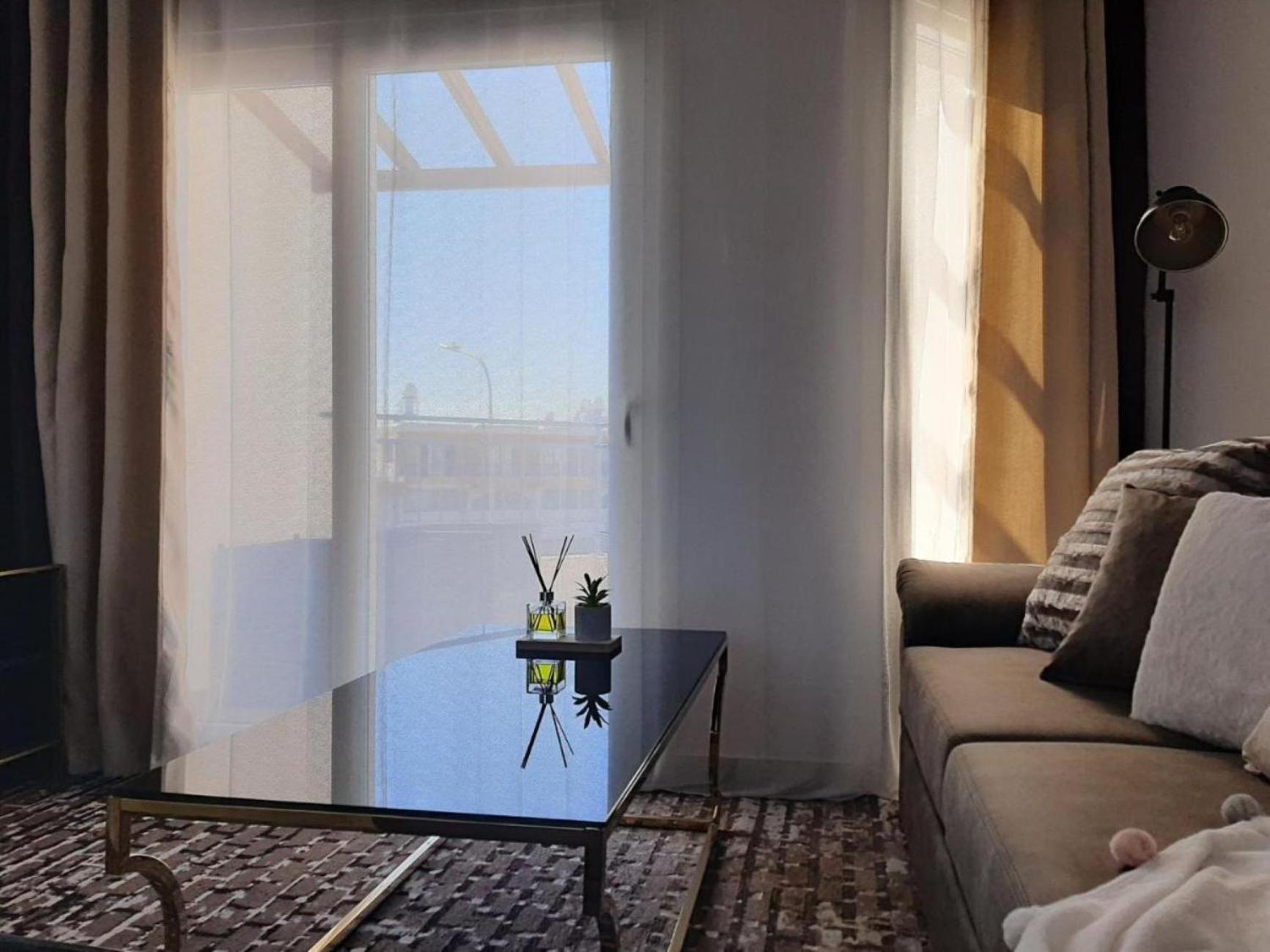 H&O Boulevard Breeze Apartment! 파포스 외부 사진
